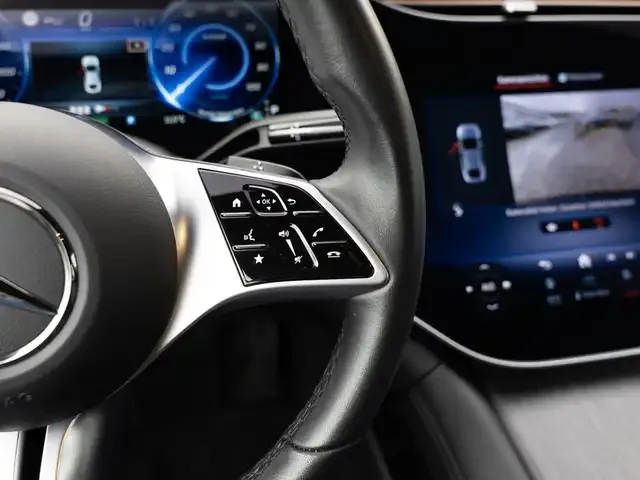 Mercedes-Benz EQE 300