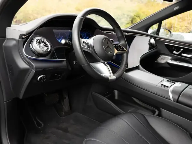 Mercedes-Benz EQE 300