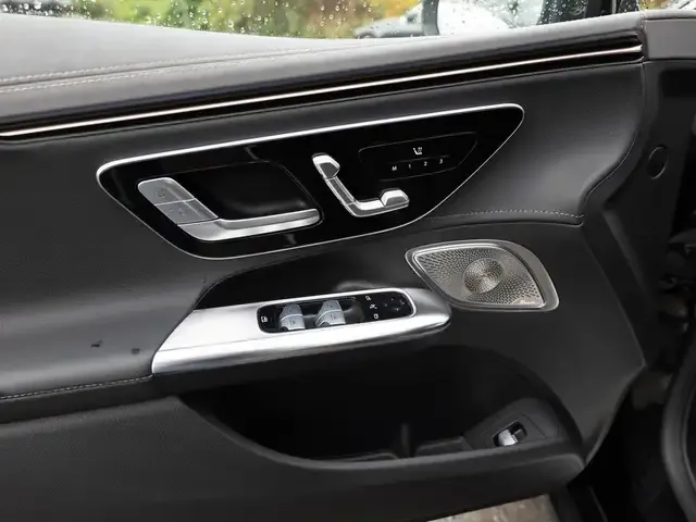 Mercedes-Benz EQE 300