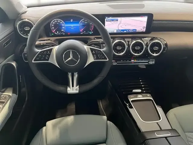 Mercedes-Benz CLA 180