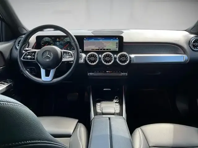 Mercedes-Benz GLB 200