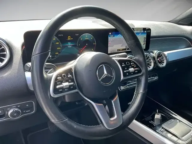 Mercedes-Benz GLB 200
