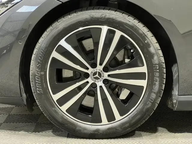 Mercedes-Benz EQE 300