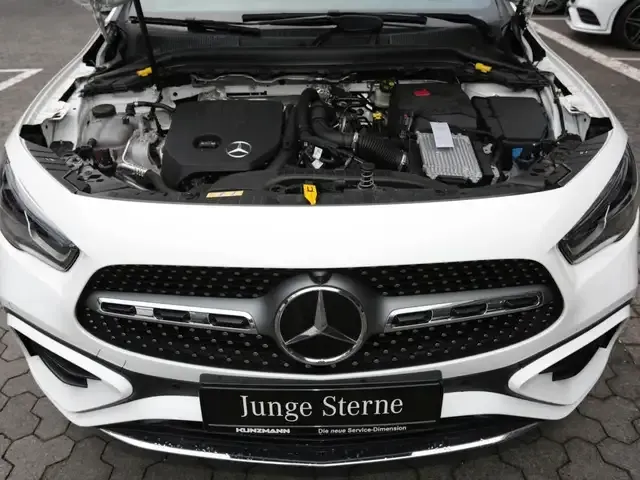 Mercedes-Benz GLA 200