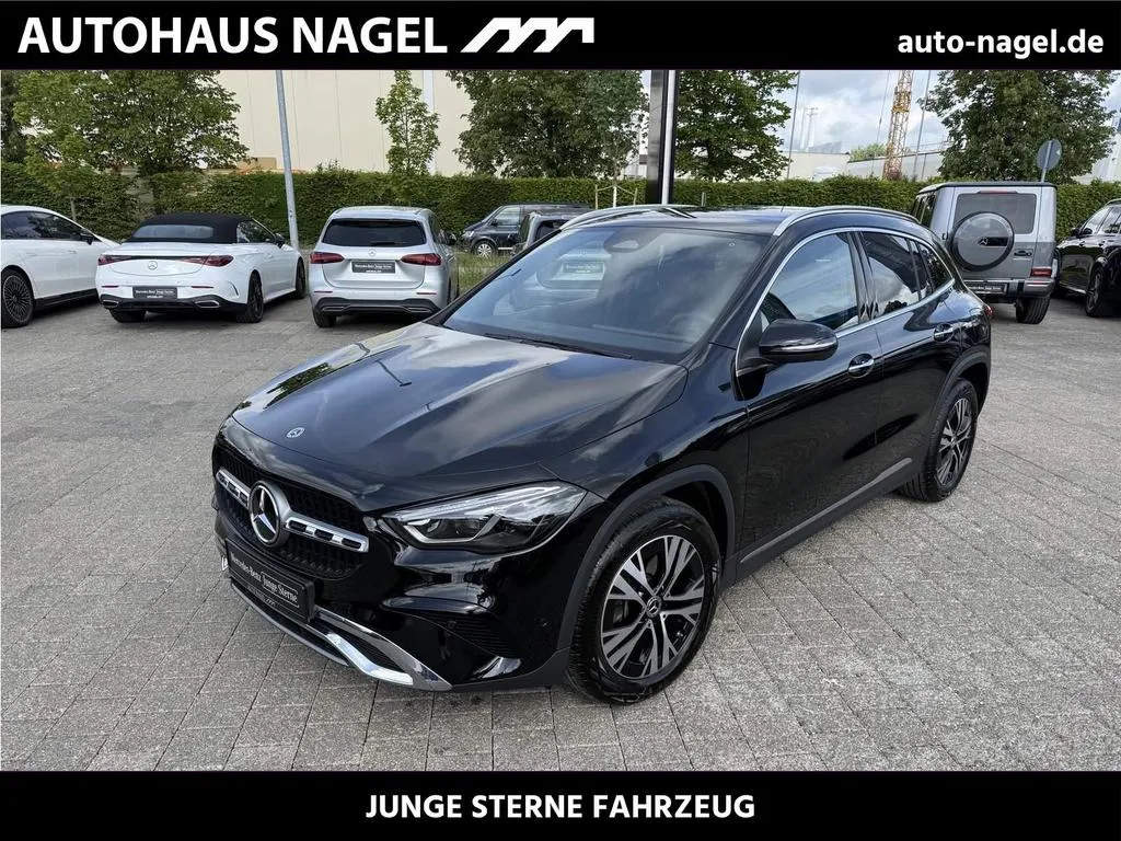 Mercedes-Benz GLA 220