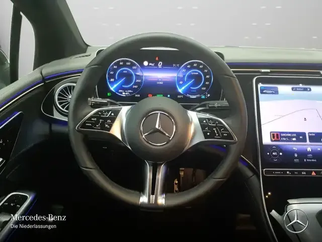 Mercedes-Benz EQE 300