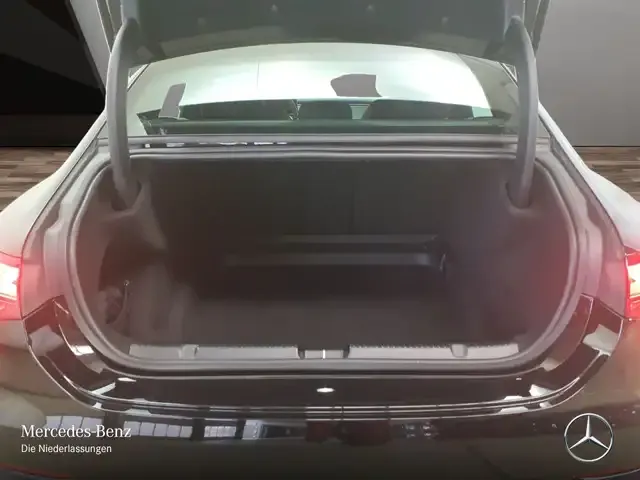 Mercedes-Benz EQE 300