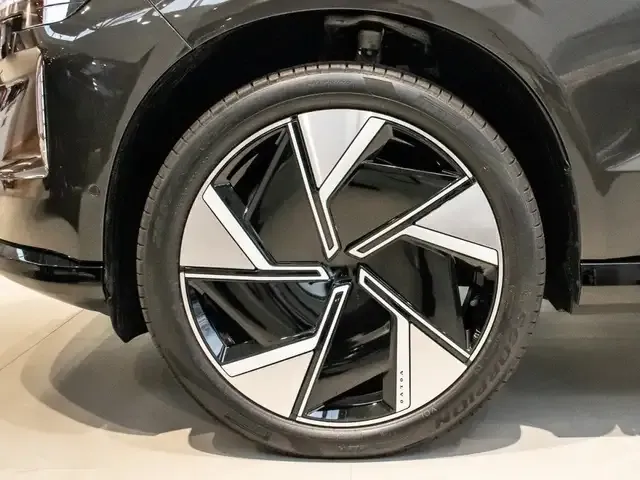 Volvo EX90