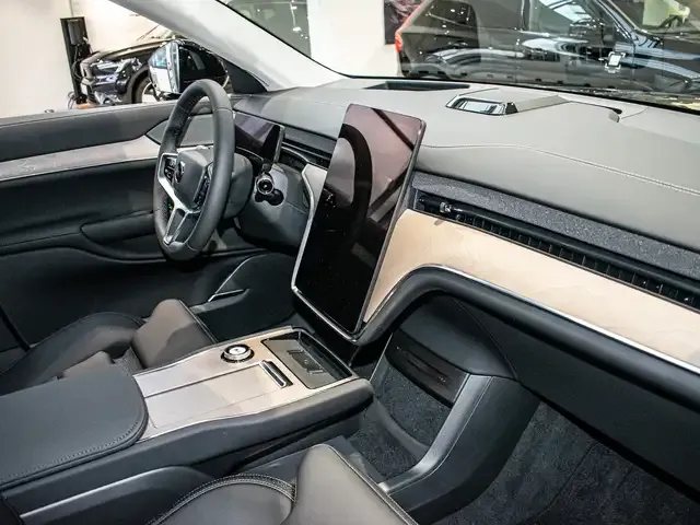 Volvo EX90