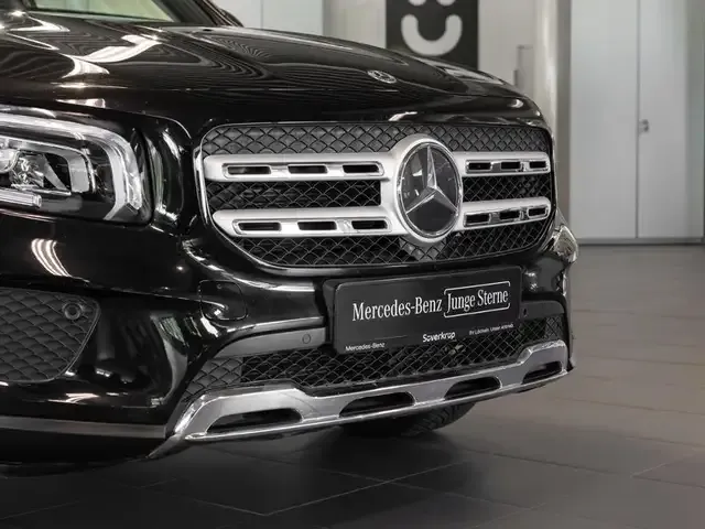 Mercedes-Benz GLB 200
