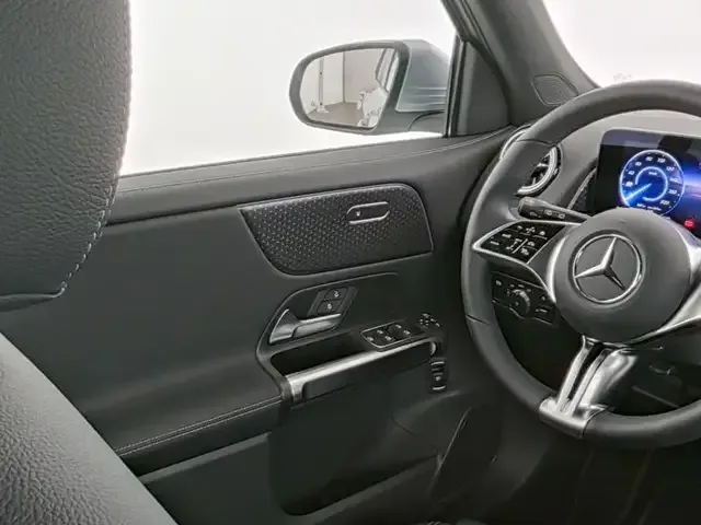 Mercedes-Benz EQB 300