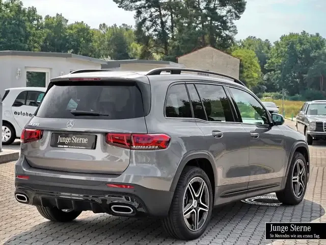 Mercedes-Benz GLB 200
