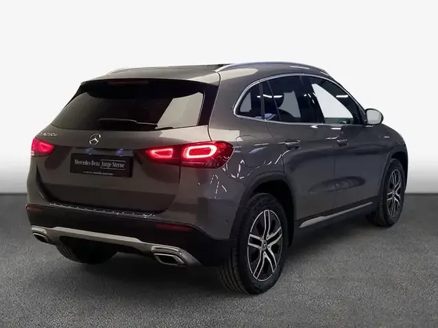 Mercedes-Benz GLA 250