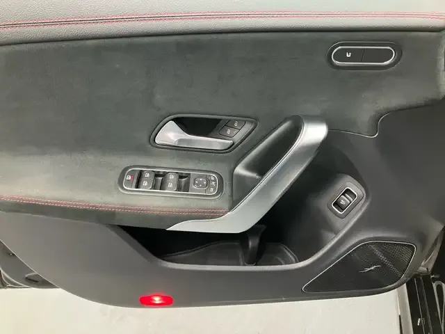 Mercedes-Benz CLA 220