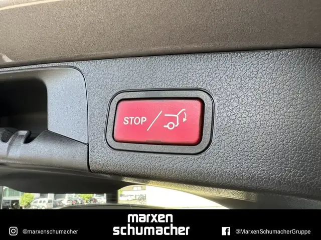 Mercedes-Benz GLB 220