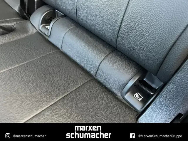 Mercedes-Benz GLB 220