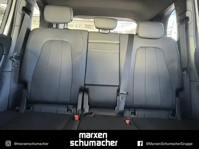 Mercedes-Benz GLB 220