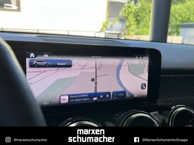 Mercedes-Benz GLB 220