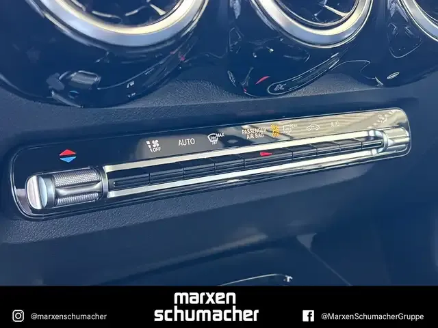 Mercedes-Benz GLB 220