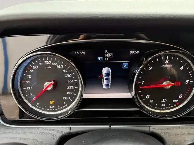 Mercedes-Benz E 200