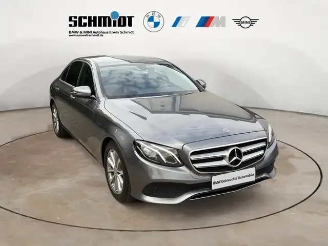 Mercedes-Benz E 200