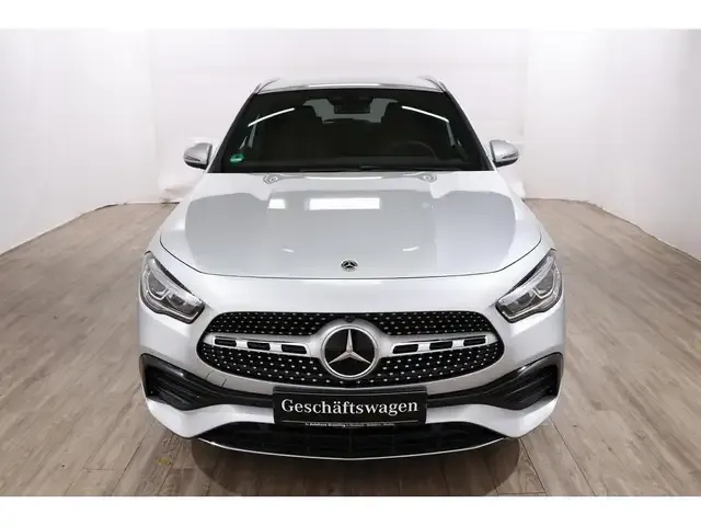 Mercedes-Benz GLA 250