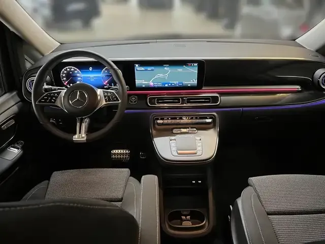 Mercedes-Benz V 220