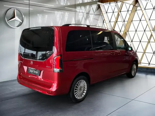 Mercedes-Benz V 220