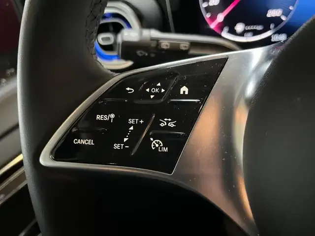 Mercedes-Benz V 220