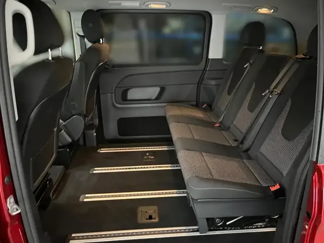 Mercedes-Benz V 220