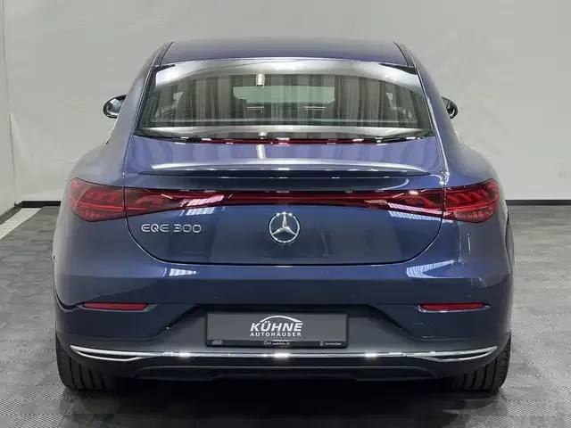 Mercedes-Benz EQE 300