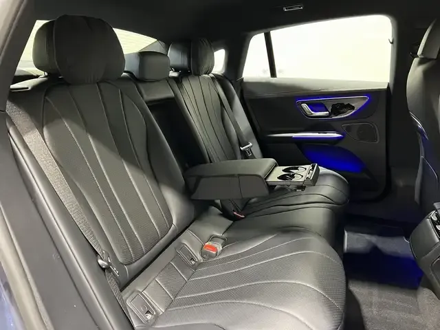 Mercedes-Benz EQE 300