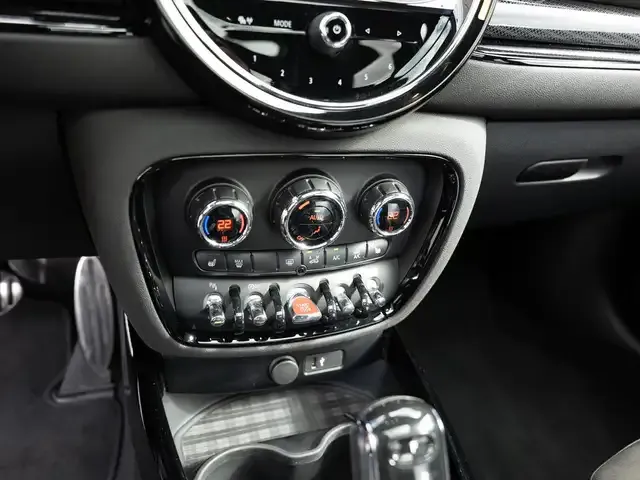 MINI Cooper Clubman