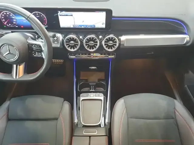 Mercedes-Benz GLB 200