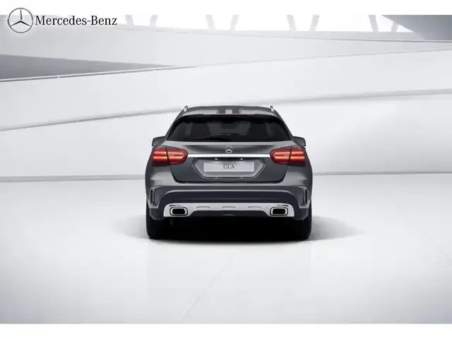 Mercedes-Benz GLA 220