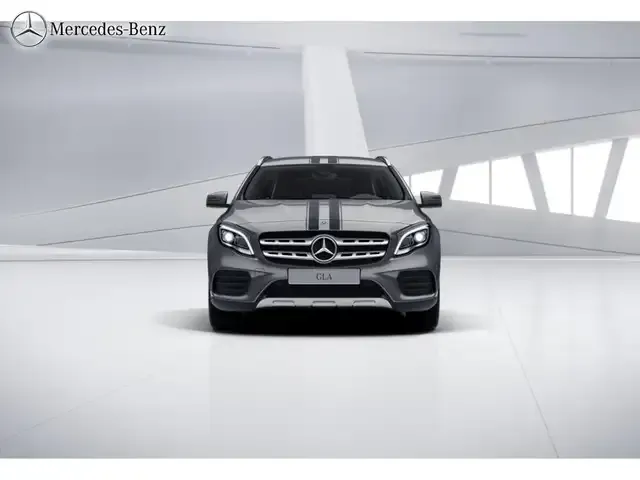 Mercedes-Benz GLA 220