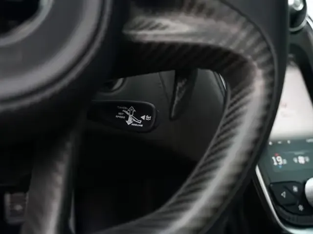McLaren GT