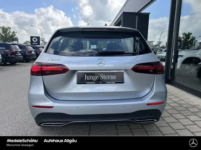 Mercedes-Benz B 200