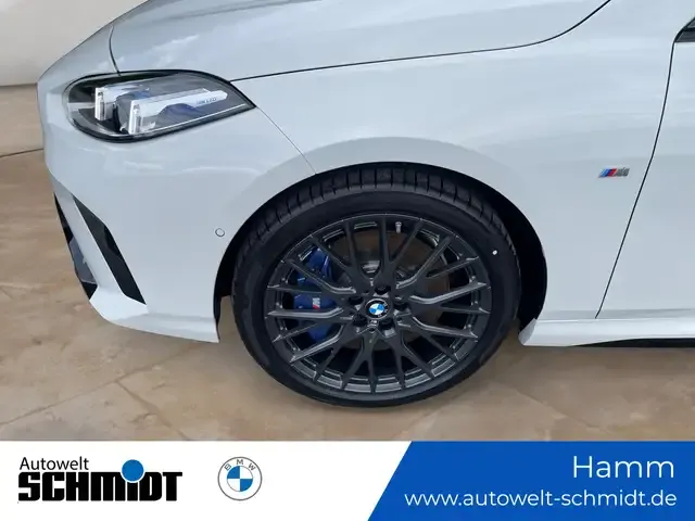 BMW 235