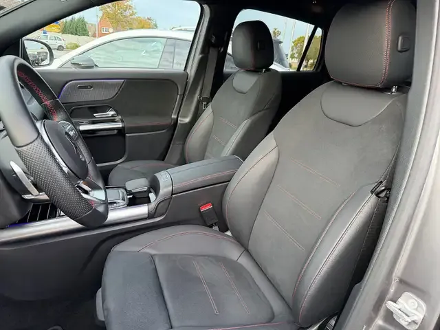 Mercedes-Benz EQA 300