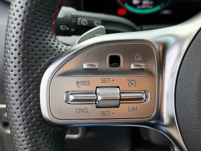 Mercedes-Benz EQA 300