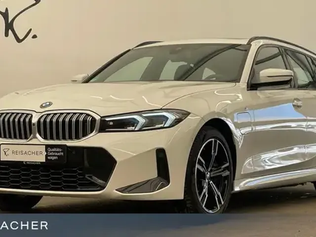 BMW 330
