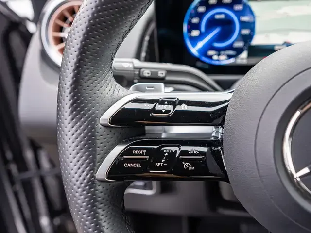 Mercedes-Benz EQB 300
