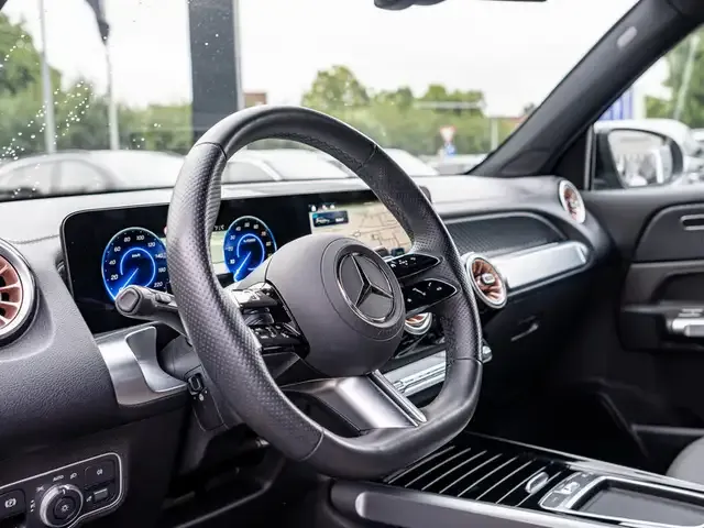 Mercedes-Benz EQB 300