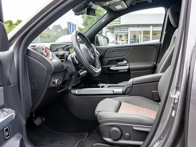 Mercedes-Benz EQB 300