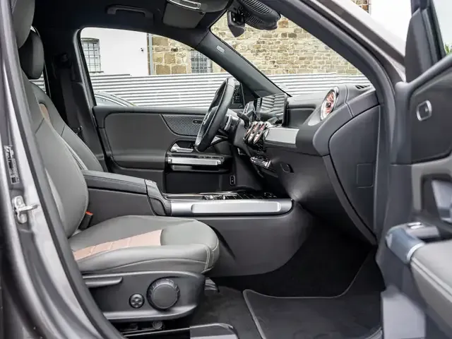 Mercedes-Benz EQB 300