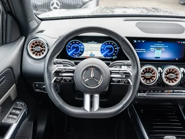 Mercedes-Benz EQB 300