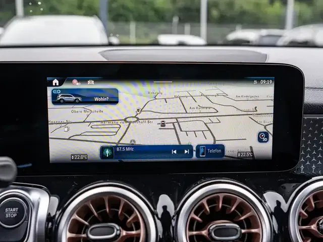 Mercedes-Benz EQB 300
