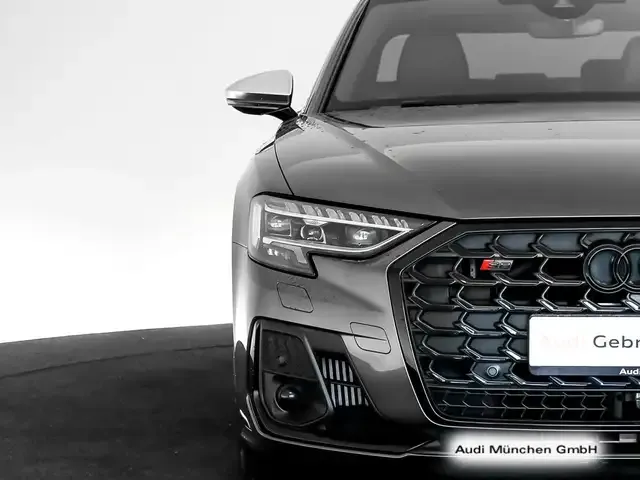 Audi S8