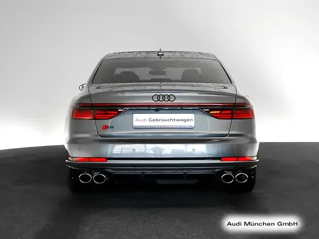 Audi S8